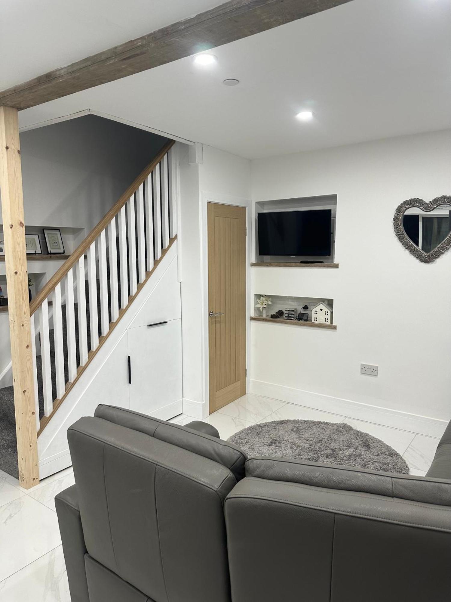 Lewys Tai Bach Villa Aberaman ภายนอก รูปภาพ